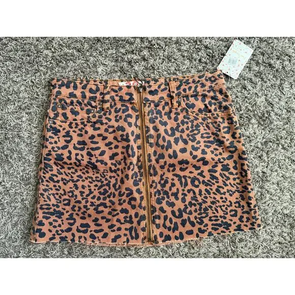 NWT Free People We The Free Zip It Up Leopard Print Denim Mini Skirt Size 28 - Picture 4 of 10